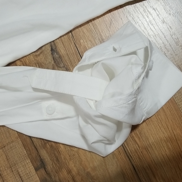 BEACHLUNCHLOUNGE COLLECTION White Viscose Button-up Tab Sleeved Blouse - Picture 4 of 10